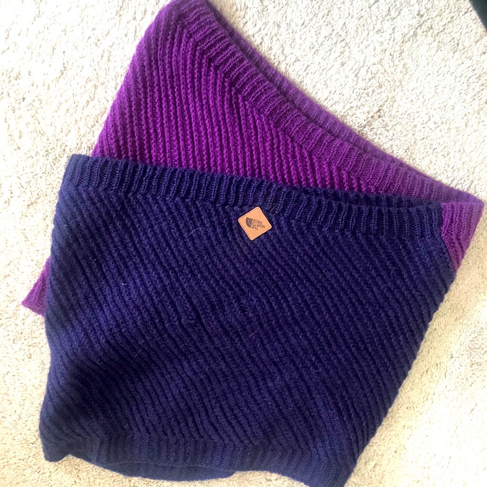 The North Face purple knit infinity scarf🧣